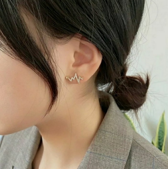 New Heart ECG Gold Earrings - Picture 4 of 5